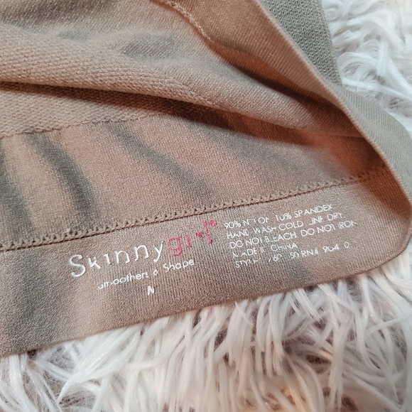 Skinny Girl smoothing shaping cami sleeveless tank top tan sz M shapewear - Picture 3 of 3